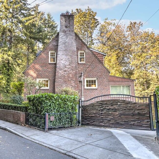 Building Photo - Beautiful 4 Bed, 3.5 Bath Rental home in G...