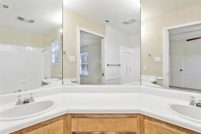 Building Photo - 1722 Rawhide Loop