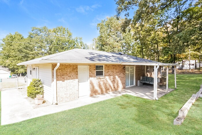 Building Photo - 458 Sheraton Dr