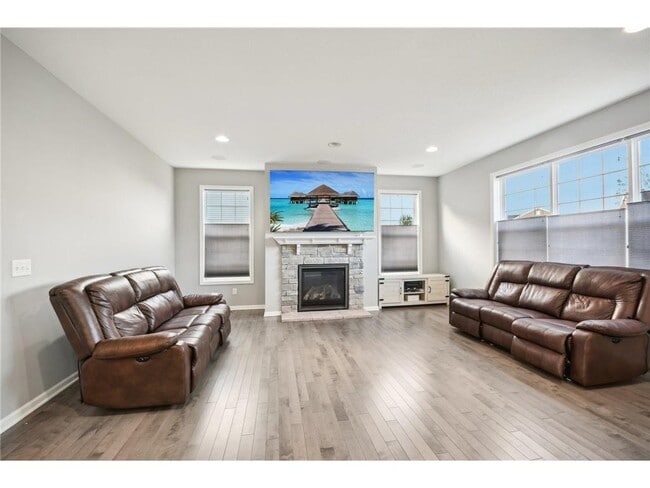 Building Photo - 15735 Fair Hill Way