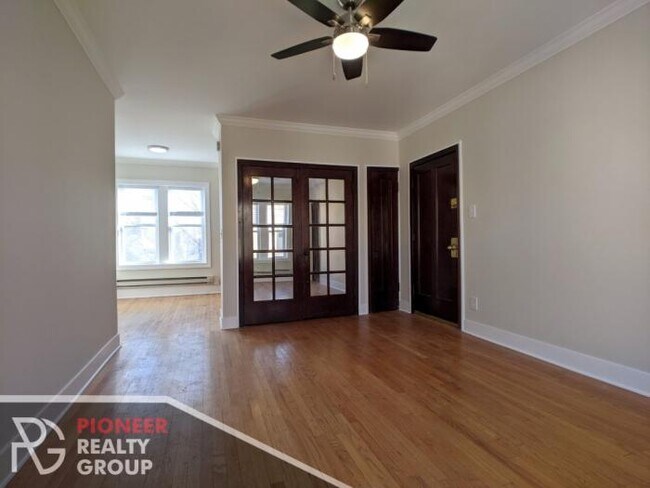 Building Photo - 1 bedroom in CHICAGO IL 60613