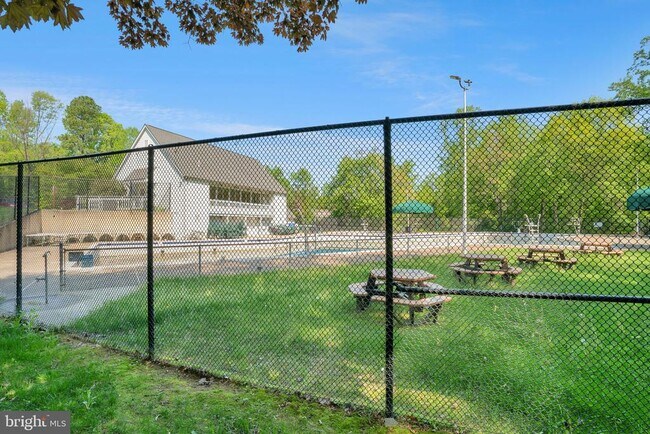 Building Photo - 5824 Wye Oak Commons Ct