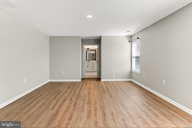 Building Photo - 2410 Dakota Lakes Dr