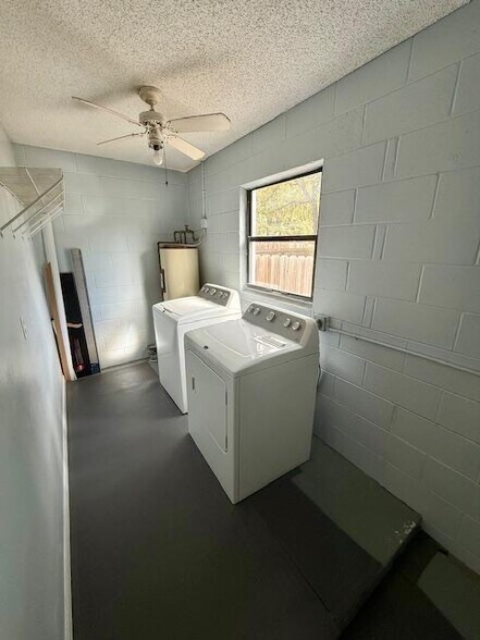 Building Photo - 11 Hemlock Circle Ter