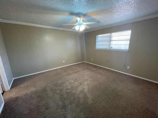 Building Photo - 4413 75th Dr