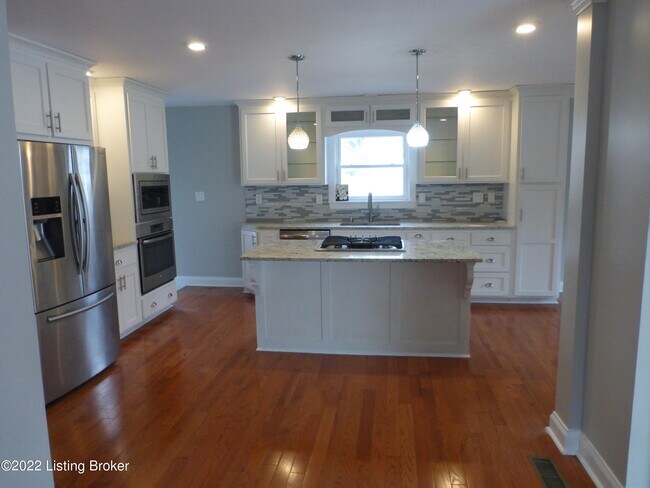 Building Photo - 701 Rudy Ln