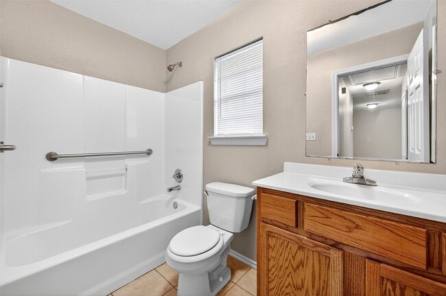 Building Photo - 907 W Birge St