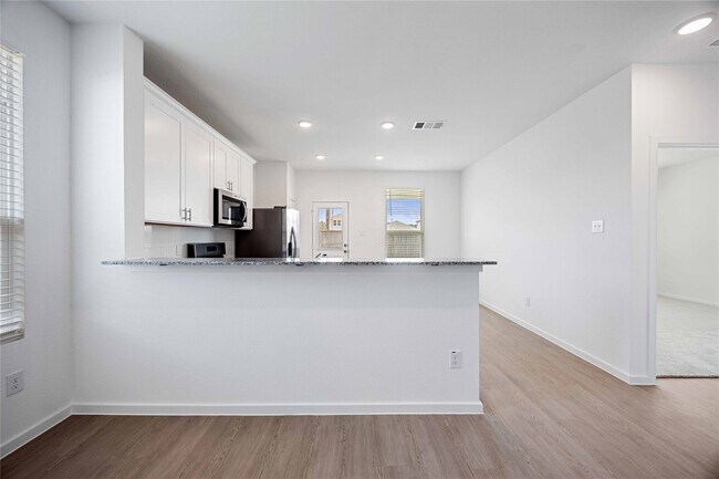 Building Photo - 21464 Austell Pond Dr