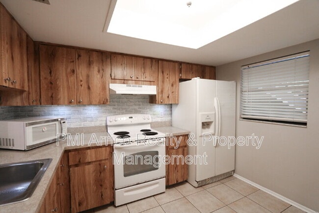 Building Photo - 4957 Puritan Cir