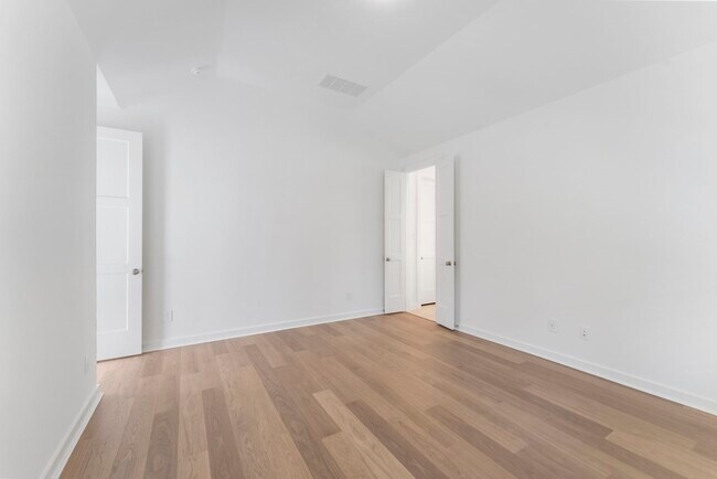 Building Photo - 26383 Golden Pass Lp