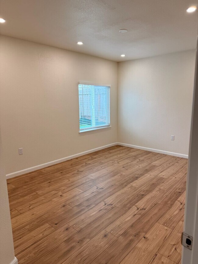 Building Photo - Bolsa Knolls NEWLY UPDATED 3 Bedroom / 2 Bathroom House w/ Fenced Yard & Laundry Hookups