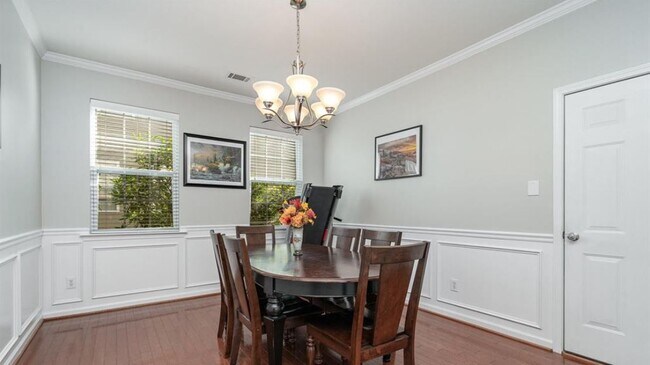 Building Photo - 3367 Streamside Dr