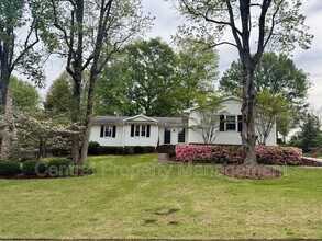 Building Photo - 4724 Coach Hill Dr