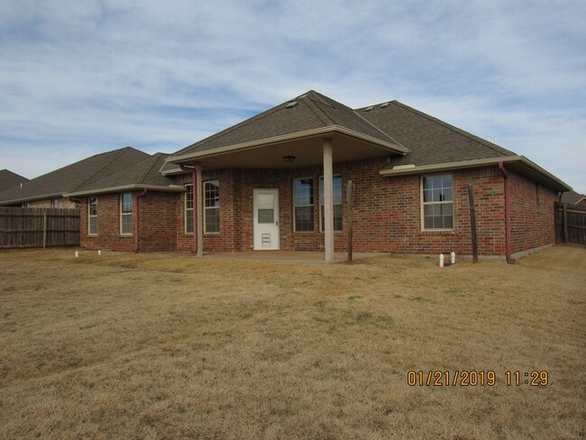 Building Photo - Great Home located in Dove Creek!$250.00 o...