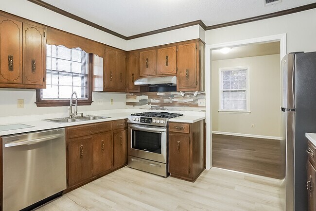 Building Photo - Charming 4 Bedroom Home in Martinez, GA