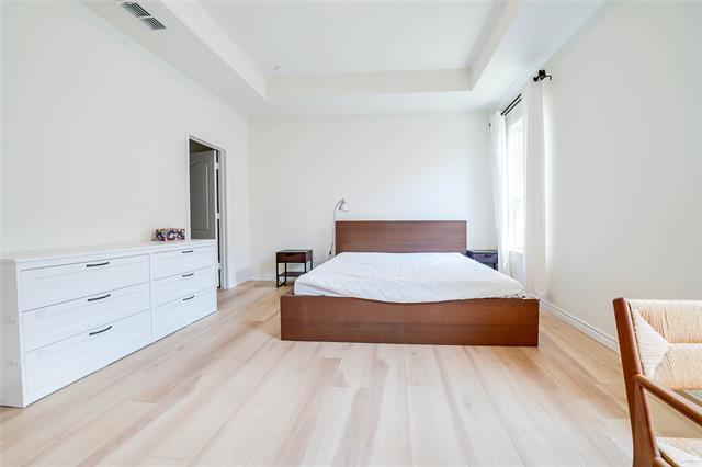 Building Photo - 405 Club House Dr