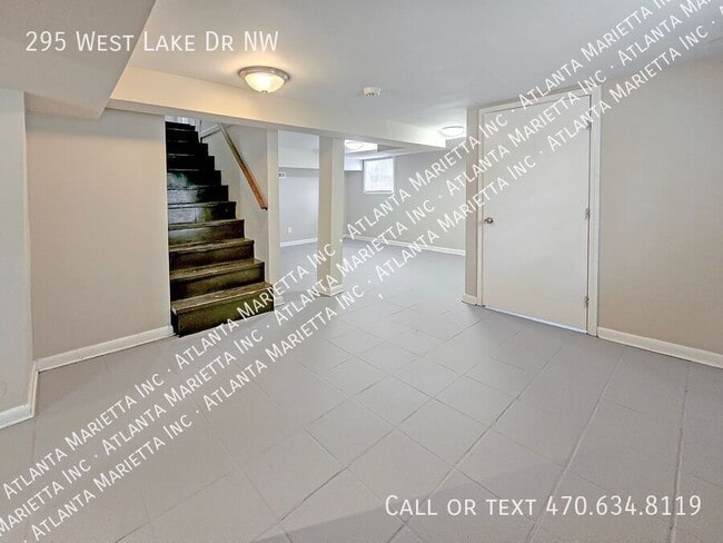 Building Photo - 295 W Lake Dr NW