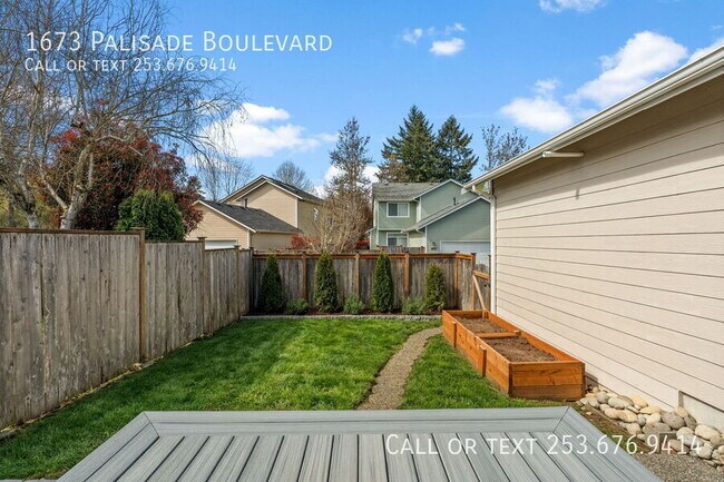 Building Photo - 1673 Palisade Blvd
