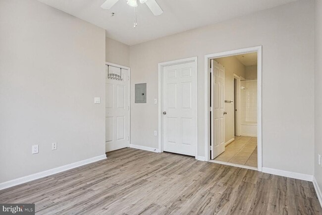 Building Photo - 12949 Centre Park Cir