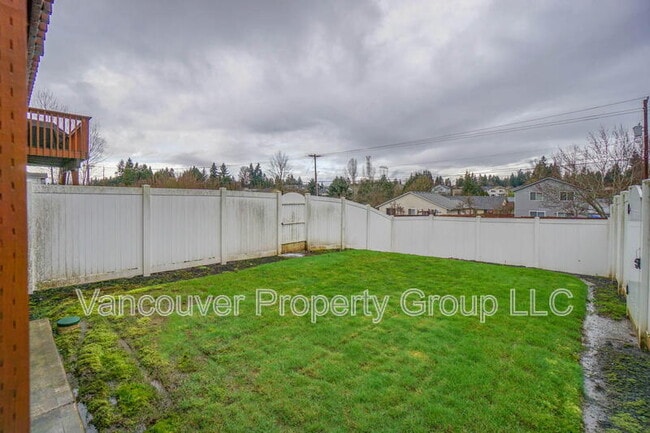 Building Photo - 7428 NE 62nd St