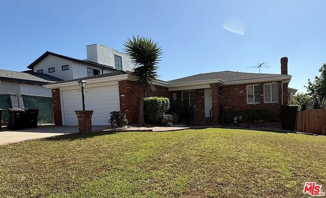 Building Photo - 3237 Midvale Ave