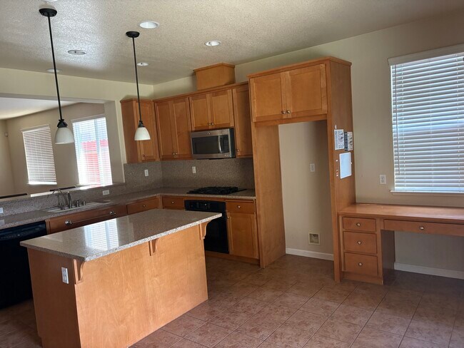 Primary Photo - 1663 Antigua Ln