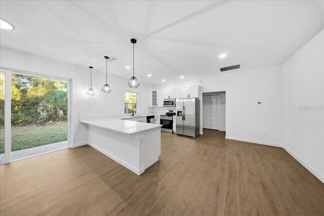 Building Photo - 6464 Ohio Rd