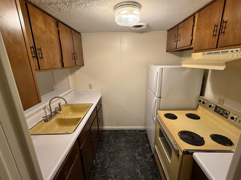 Building Photo - 101 Woodside Ave