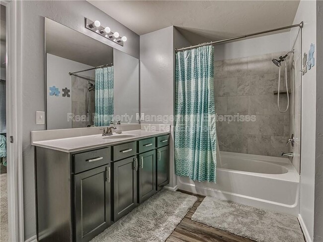 Building Photo - 1912 Autumn Way