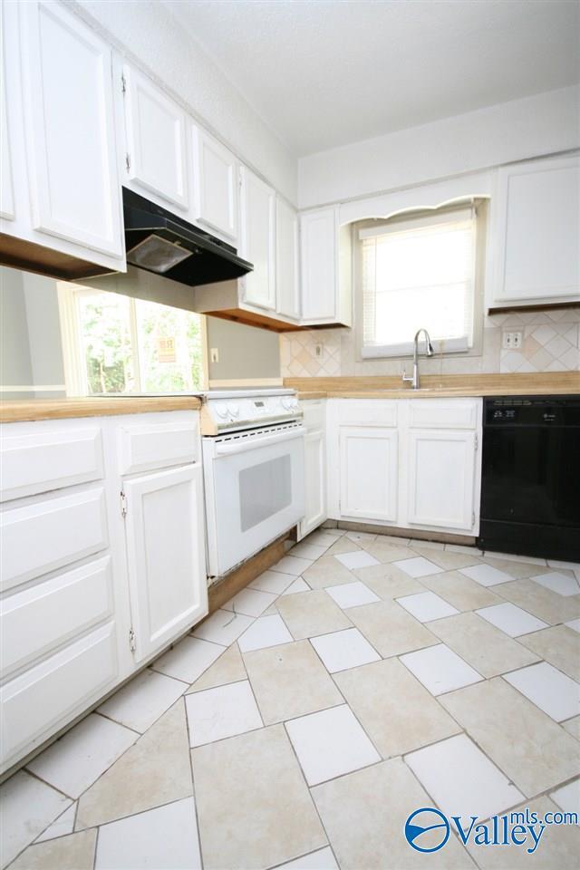 Building Photo - 2901 Cochise Cir NW