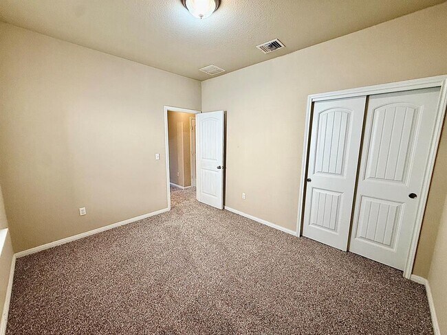 Building Photo - 431 Northern Flicker St