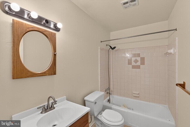 Building Photo - 2931 Sunset Ln