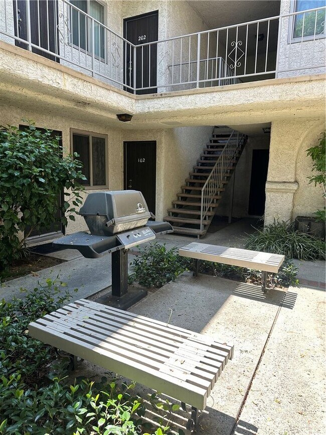 Building Photo - 7055 Etiwanda Ave