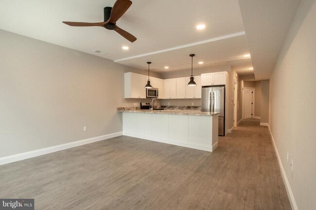 Building Photo - 5 Park Ln