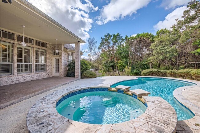 Building Photo - 2114 Cliffs Edge Dr