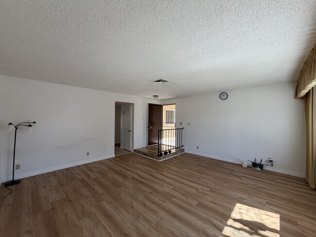 Building Photo - 6822 Endora Dr