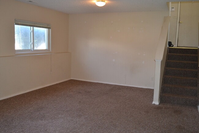 Building Photo - Cozy 4 Bedroom Bi-level in Security/Widefield