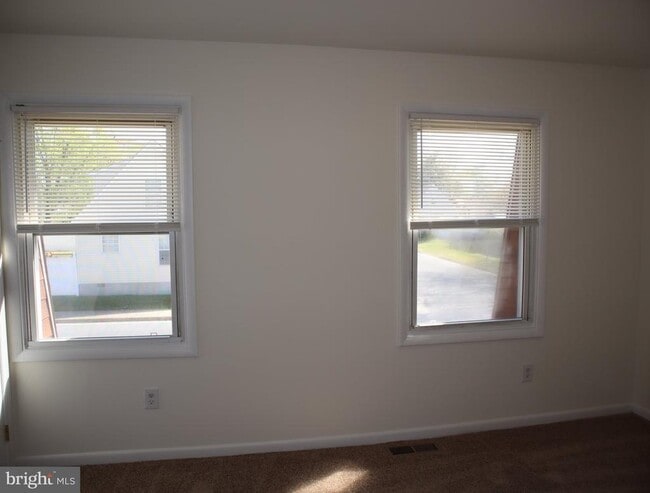 Building Photo - 1007 Kent Ave