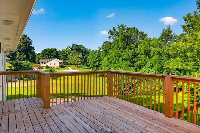Building Photo - 9512 Heathwood Dr