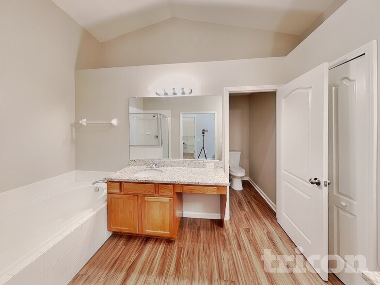 Building Photo - 12429 Cedarfield Dr