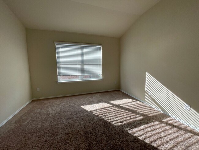 Building Photo - 4-Bedroom House for Rent in Killeen - *Get 1/2 off one month of rent!*