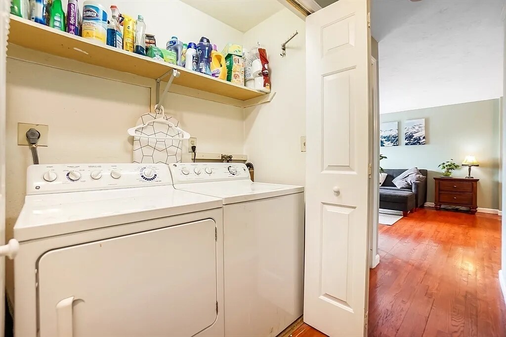 Building Photo - 230 Willard St