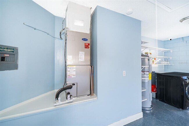Building Photo - 125 Cranfield Ct