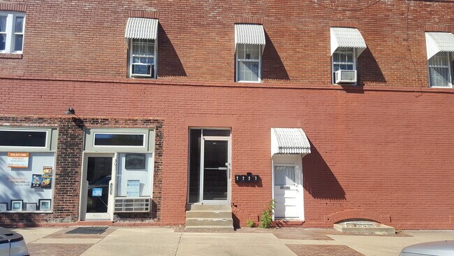 Building Photo - 303 1/2 S Osage