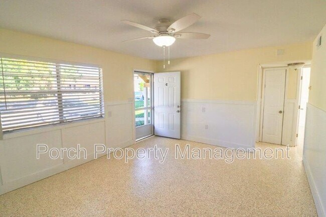 Building Photo - 157 E Strong St