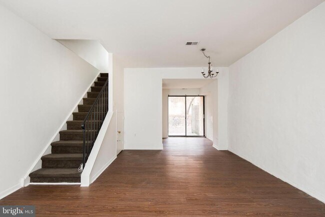 Building Photo - 2031 South St