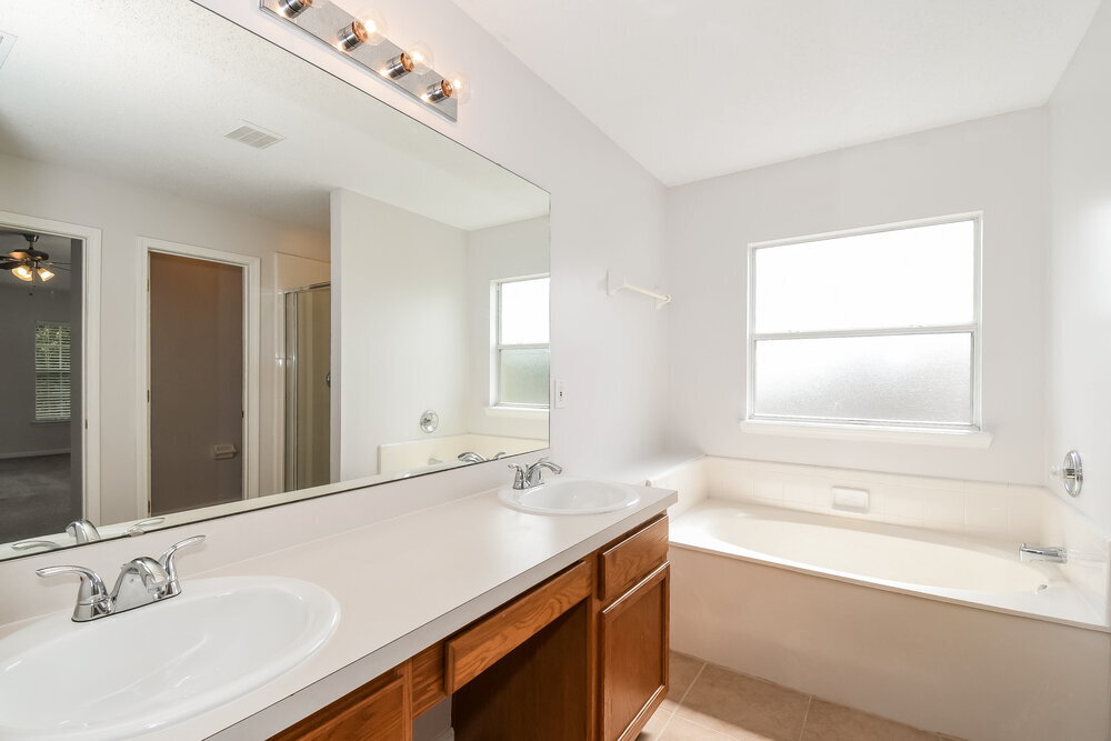 Building Photo - 14139 Crestwick Dr W