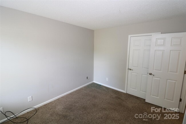 Building Photo - 7130 Lanark Ct