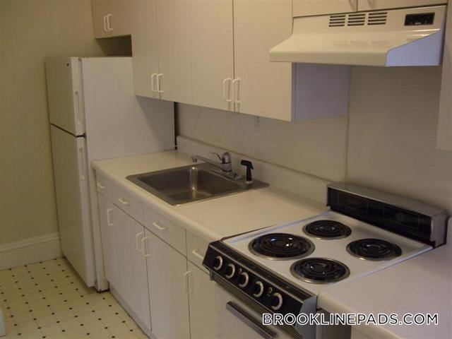 Building Photo - 208 Winthrop Rd