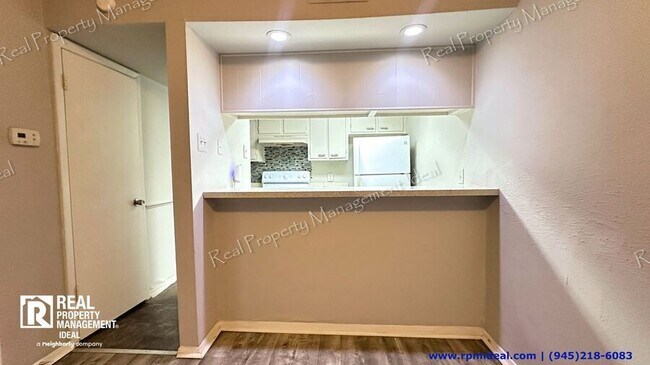 Building Photo - 3045 Park Ln